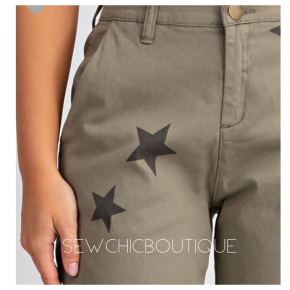 Star Print Washed Stretch Boyfriend Pants - Picture 4 of 6